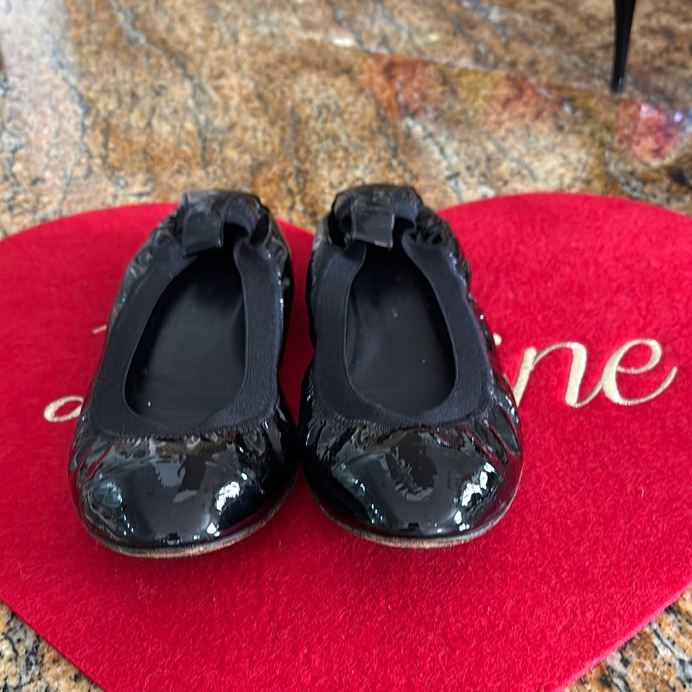 CHANEL Black Patent Leather Flats